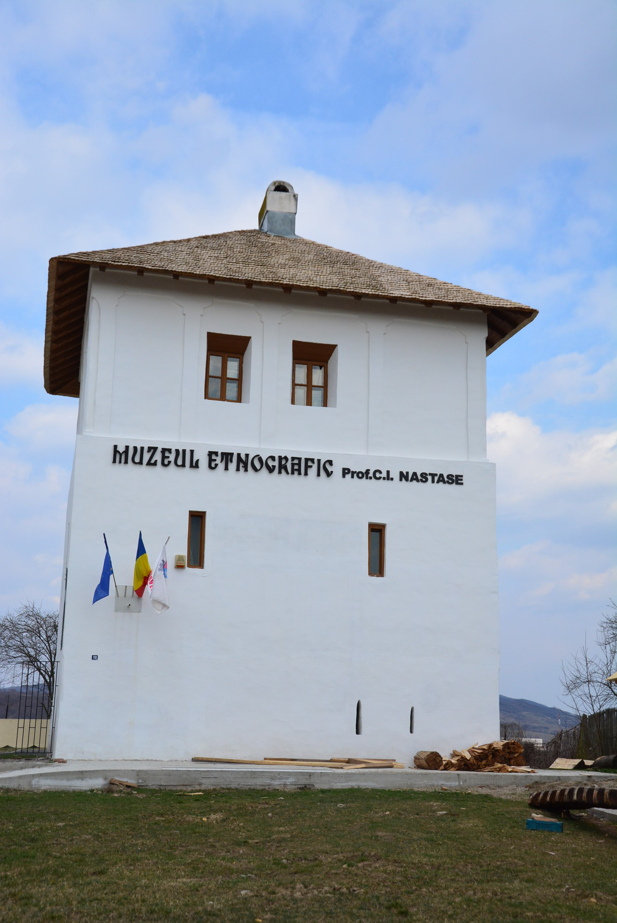 Muzeul Etnografic de la Racovița va fi vizitat de 50 de elevi