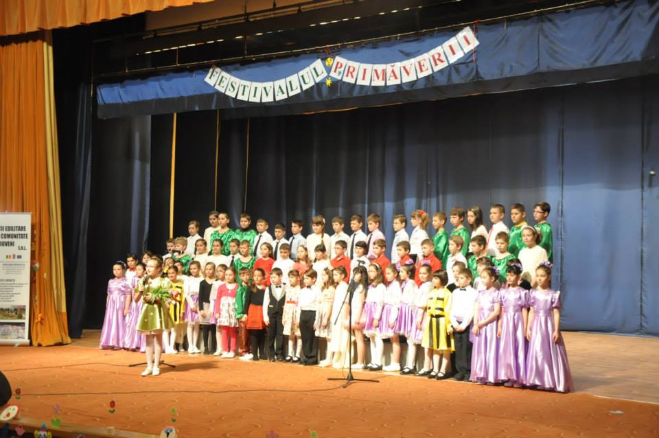Mioveni – „Festivalul Primăverii” pentru elevi de şcoală primară din judeţ