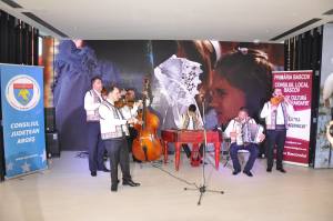 11280499_941375075927069_1377523525_o