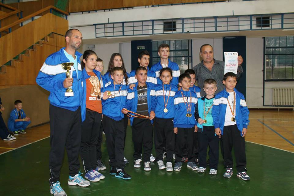 12 MEDALII PENTRU KARATIŞTII DIN MIOVENI