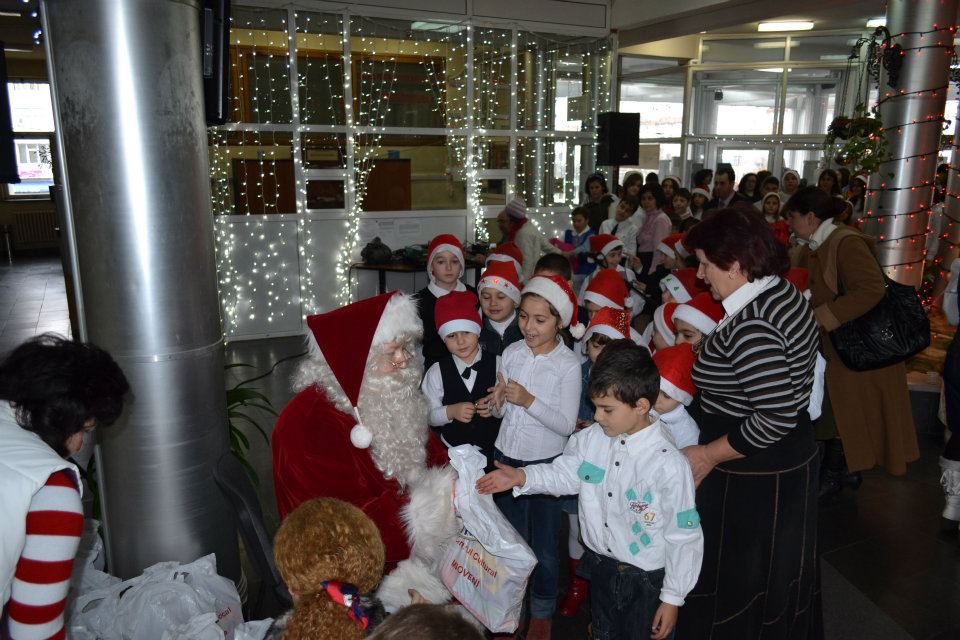 Vin colindătorii la Primăria Mioveni!