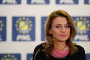 Noul presedinte al vechiului PNL, Alina Gorghiu, sustine o declaratie de presa, in finalul sedintei Biroului Politic National al PNL, in Bucuresti, joi, 18 decembrie 2014. OCTAV GANEA / MEDIAFAX FOTO