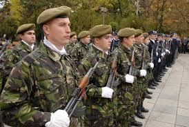 A început recrutarea pentru școlile militare. Află condițiile