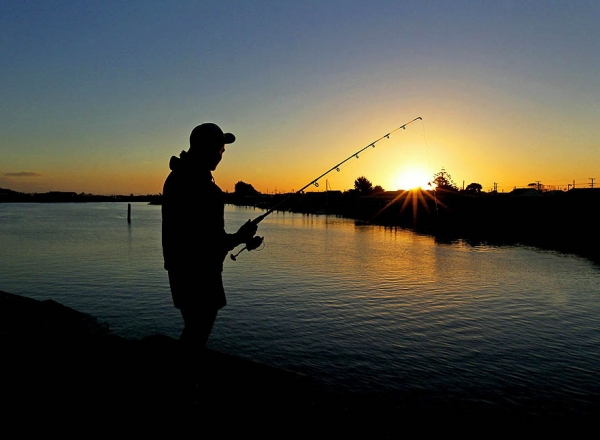 In atentia pescarilor, jos unditele