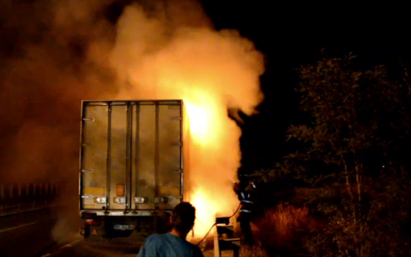 TIR în flăcări pe autostrada A1