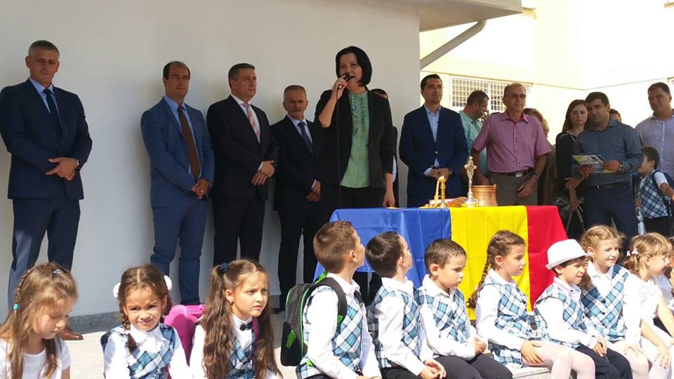 Vicepreședinta C.J. Argeș, Simona Brătulescu, a fost alături de elevii și cadrele didactice din municipiul Pitești