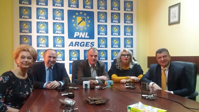 Candidaţii PNL Argeş: „Ieşiţi la vot!”