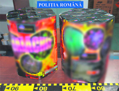 Poliţiştii au confiscat 350 de kilograme de articole pirotehnice