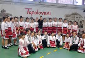 Dansatorii „Ansamblul Folcloric Ciuleandra” din Topoloveni, dansează în Turcia