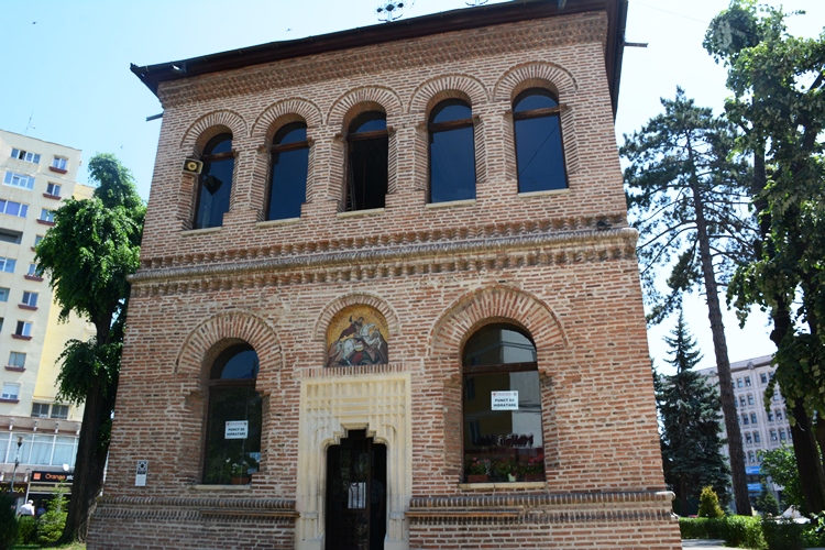 Punct de hidratare la biserică