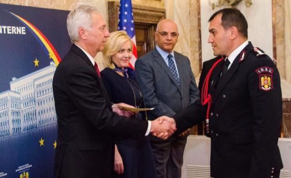 INSPECTORUL ȘEF AL ISU ARGEȘ, ABSOLVENT AL CURSULUI ORGANIZAT DE F.E.M.A.