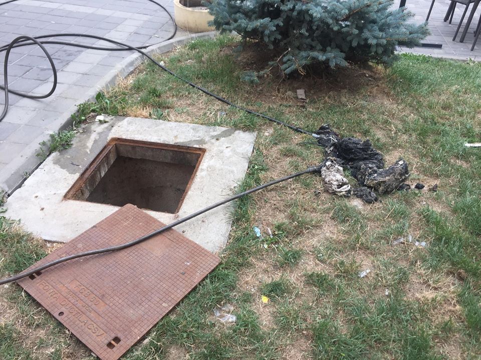 O nouă intervenție a echipei apă-canal pe Strada Livezilor