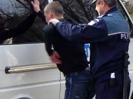 Bărbat bănuit de săvârșirea infracțiunilor de lipsire de libertate și violență în familie