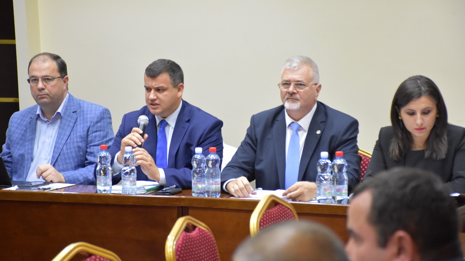 Eugen Tomac: Vom solicita ca românii care semnează pentru alegerea primarilor în două tururi de scrutin să fie de acord şi cu eliminarea pensiilor speciale