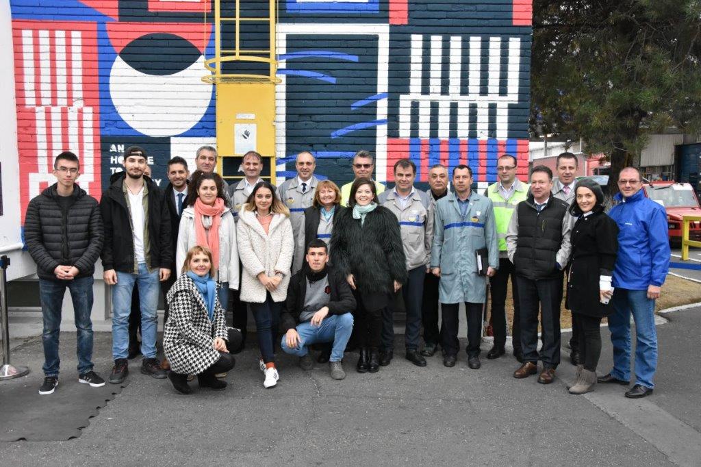 Artă contemporană la Uzina Dacia – A fost  inaugurată o pictură murală pe una dintre clădiri