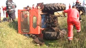Bărbat strivit de tractor la Morăreşti!