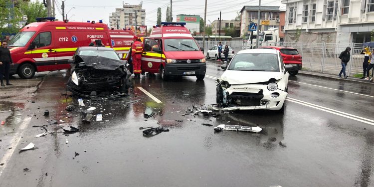 Accident în Pitești! Patru mașini implicate