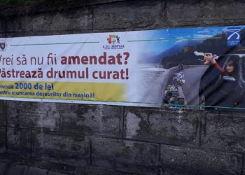 Amendă de 2000 de lei pentru șoferii care aruncă gunoaie din mașină