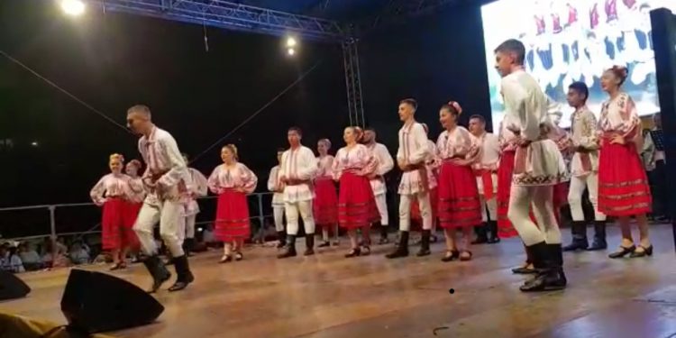 Valoare şi demnitate: Lorena Toma refuză un premiu la un festival jurizat pe ochi frumoşi la Mioveni!