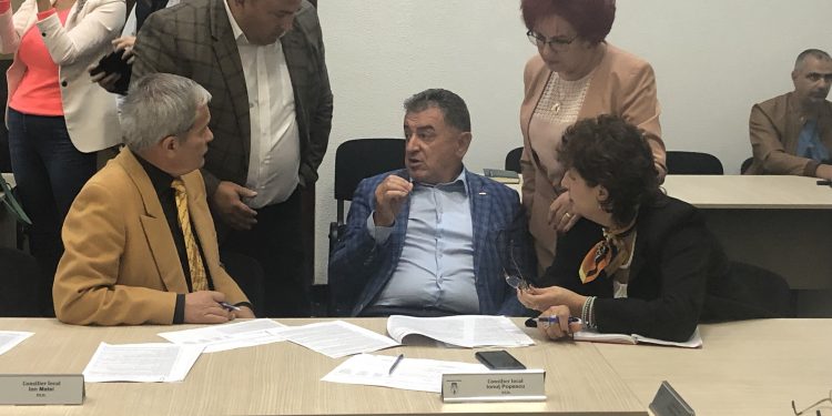 Cinci consilieri în comisia de verificate pentru cazul Orentex