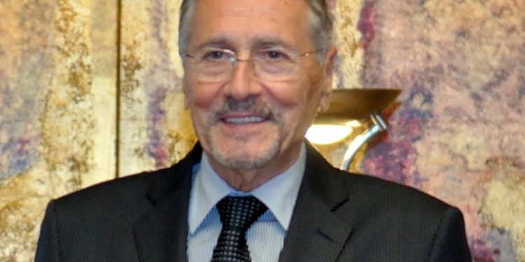 Emil Constantinescu vine la Piteşti
