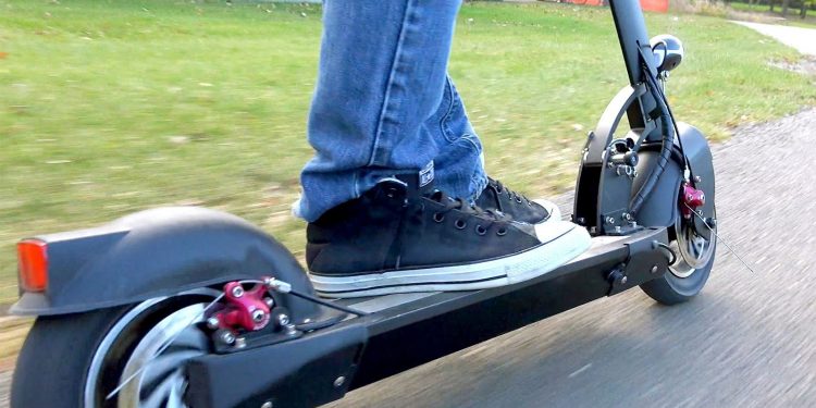 Încălcarea regulilor privind circulația trotinetelor va aduce amenzi de sute de lei