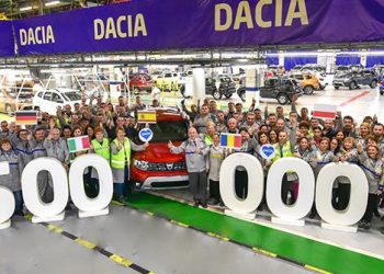 Noul DUSTER, cel mai vândut suv din România, a atins BORNA de 500 000 de unități produse la MIOVENI