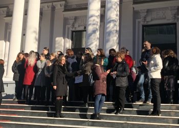 Protest la instanțele din Argeș!