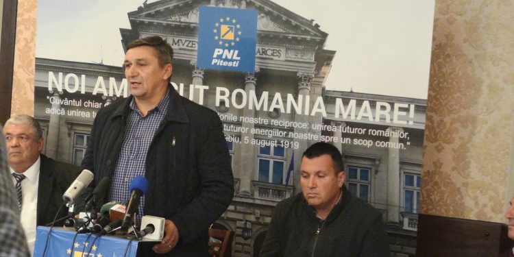 Primarul din Costeşti a fost demis din funcţie