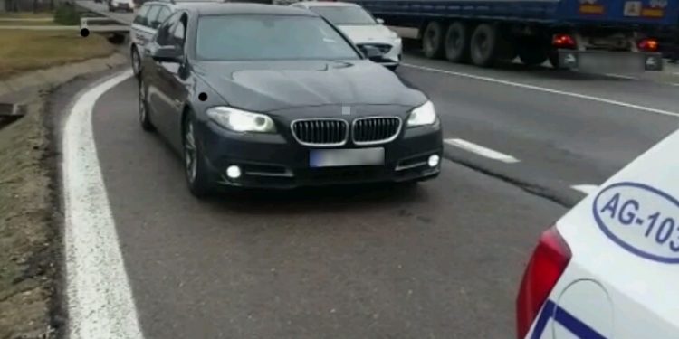 Vitezoman cu depășiri haotice pe A1, oprit de polițiști