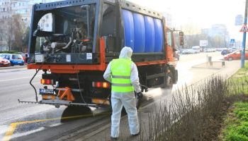 Începe dezinfecția în parcurile și pe străzile din Pitești