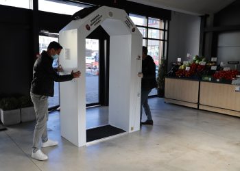 Piețele din Pitești, dotate cu tunele de dezinfectare