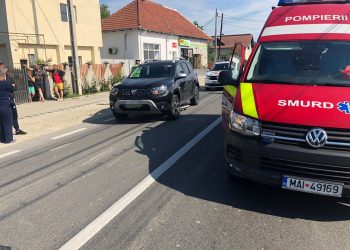 Biciclist acroșat de o mașină