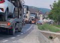 Camion în flăcări la Bascov