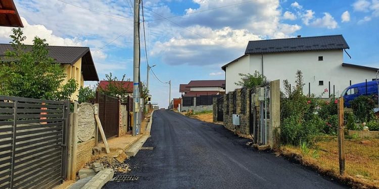 La Bradu se lucrează la foc continuu