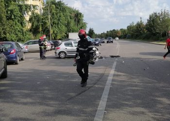 Mașină răsturnată în Pitești!