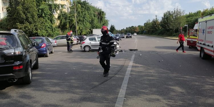 Mașină răsturnată în Pitești!