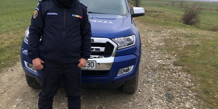 Un jandarm argeșean a donat 300 de pachete alături de prieteni