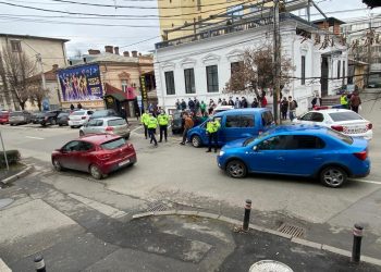 UPDATE : Tineri prinși cu droguri în centru