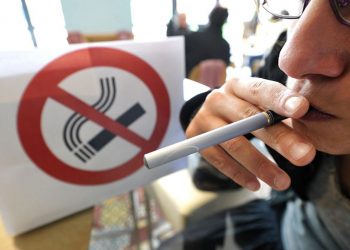 Bar în care se fuma, „călcat” de polițiștii locali