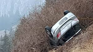 UPDATE: Doi octogenari, răniți în accidentul cu mașina răsturnată de la Rucăr