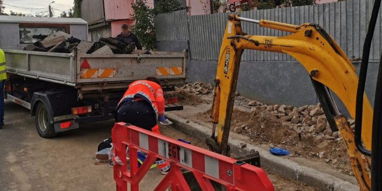 UPDATE: Câmpulung: Bărbat strivit între doua utilaje