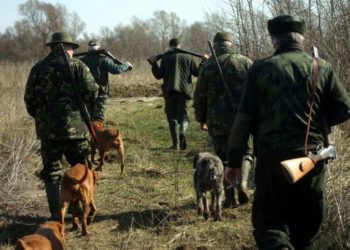 Vânători luați la țintă de polițiști după un concurs de trageri