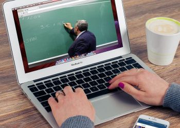 Şcoala online, doar în caz de carantină!