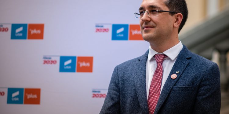 Premierul Cîţu l-a revocat din funcţie pe ministrul Sănătăţii, Vlad Voiculescu