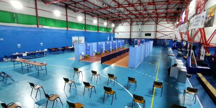 În acest weekend începe vaccinarea doar cu buletinul, fără programare, la Mioveni