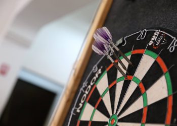 MIOVENI:CUPA INSTITUȚIILOR PUBLICE ȘI CUPA PRESEI LA DARTS