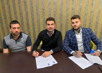 BREAKING NEWS! Adrian Mutu a semnat cu FCU Craiova!