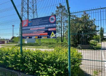 41 de locuri de parcare destinate vehiculelor cu masa mai mare de 3,5 tone, din cele 77 marcate la stadionul „Nicolae Dobrin”!