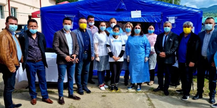Liberalii argeșeni- în Domnești la vaccinarea cu echipe mobile
